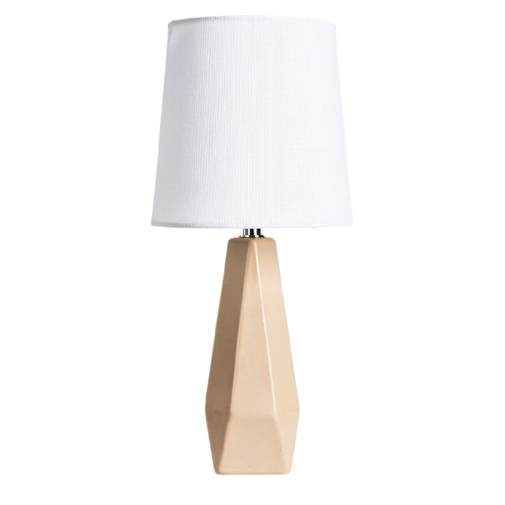 **Moderne tafellamp met geometrisch ontwerp en stoffen kap**